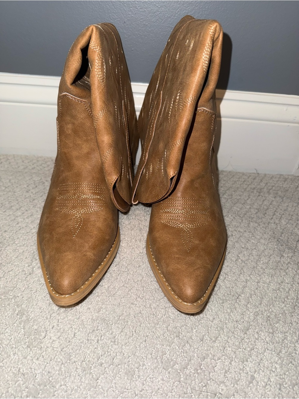 Embroidered Knee-High Western Boots Pointy Toe with Chunky Heel - Picture 7 of 8